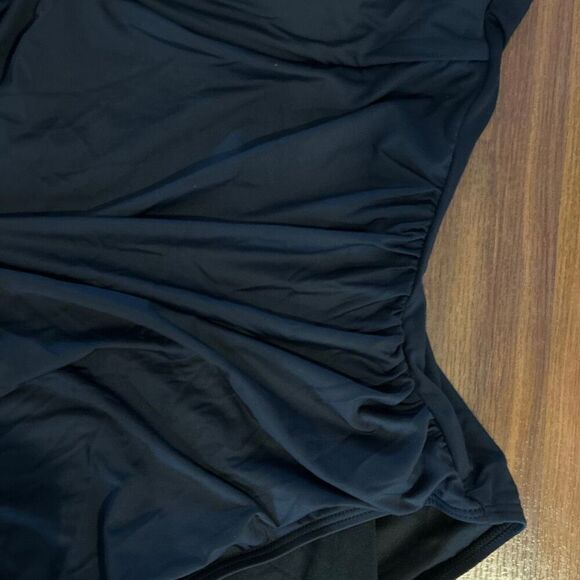 NWT Eomenie Black one piece, ruched swimsuit size 2xl with gold hardware - Picture 3 of 8